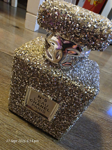Chanel eau decorative - chanel,