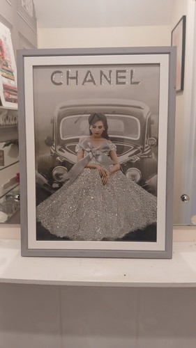 Chanel perfume bottle - no,